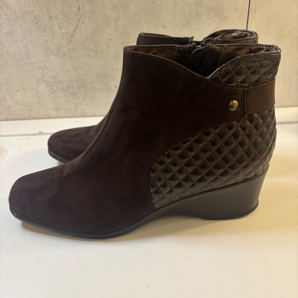 Life Stride Y2K Dark Brown Ankle Wedge Booties Size 10 W - Picture 4 of 10